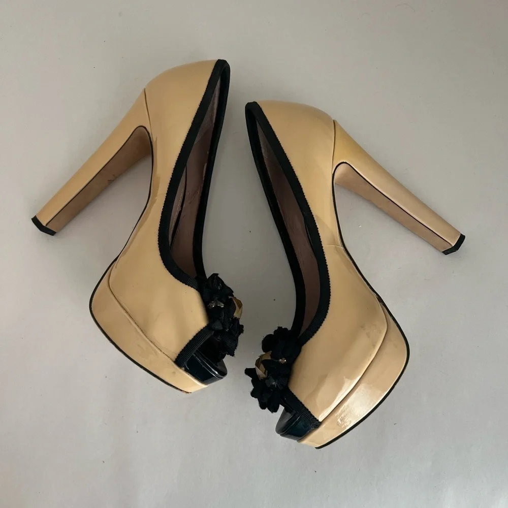 Vince Camuto vince camuto